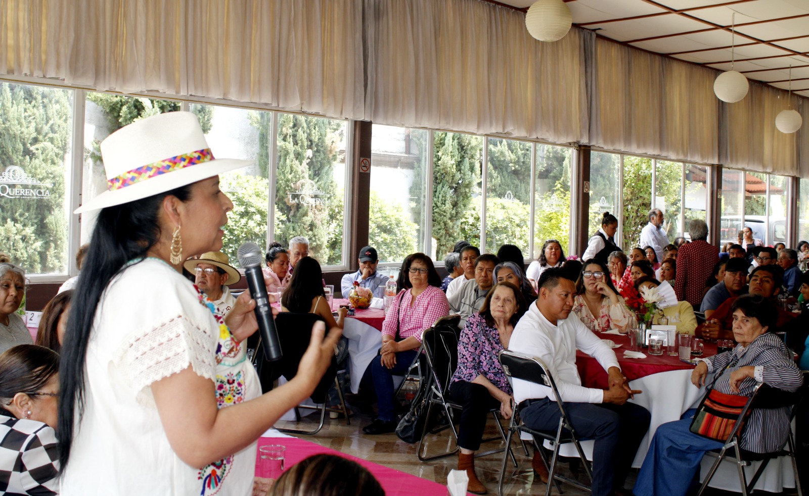 Ana Lilia Rivera continúa promoviendo la unidad y la defensa de la soberanía nacional en asambleas informativas
